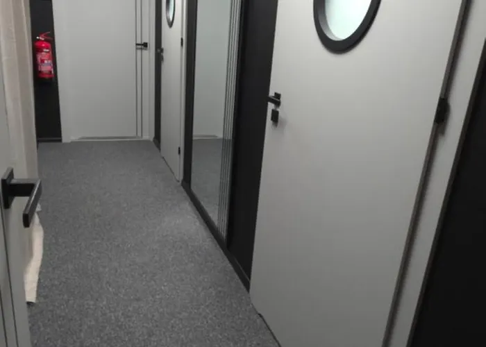 Capsbook Kopanina 2 Kapselhotell