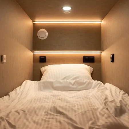 Capsule hotel Capsbook Kopanina 2